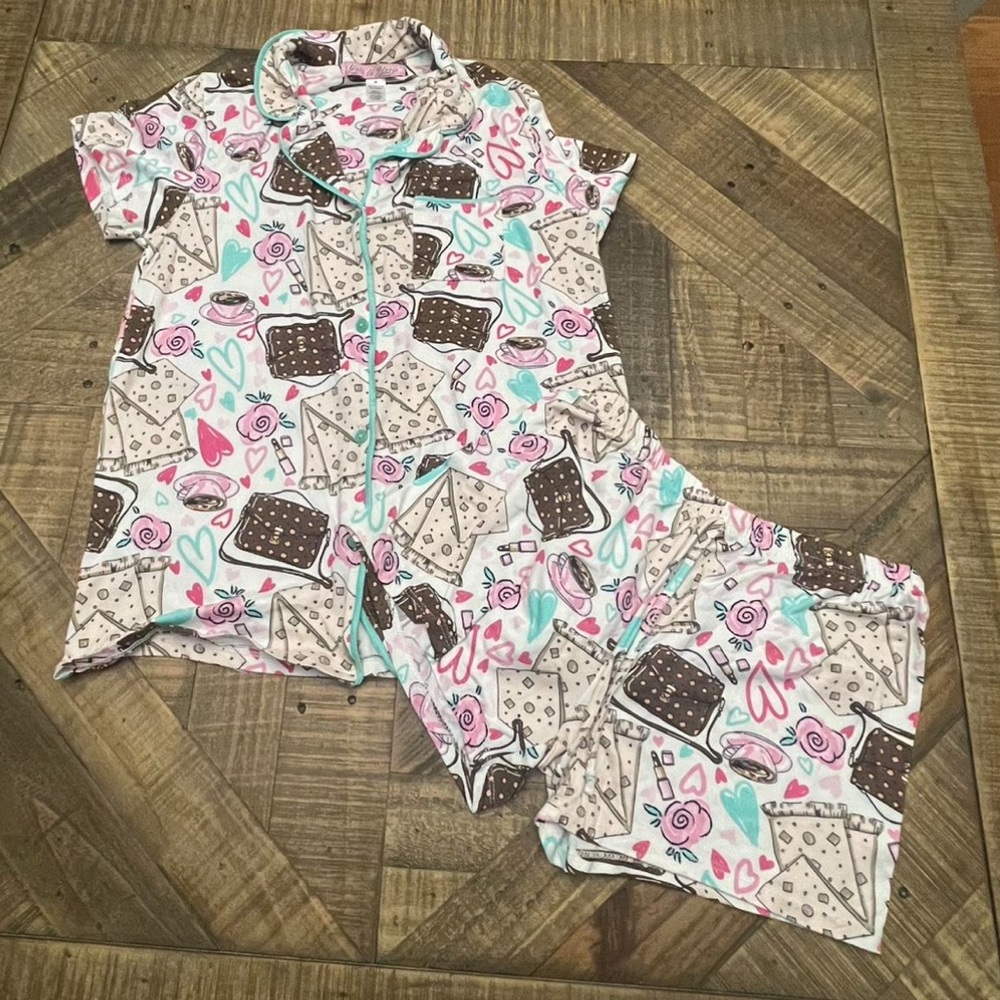 Playful Love To Sleep short-sleeved pajama set